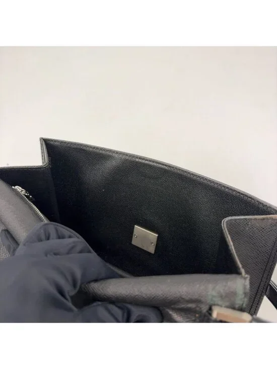 Louis Vuitton Selenga Taiga Ardoise Leather Black Clutch Silver - Picture 4 of 15